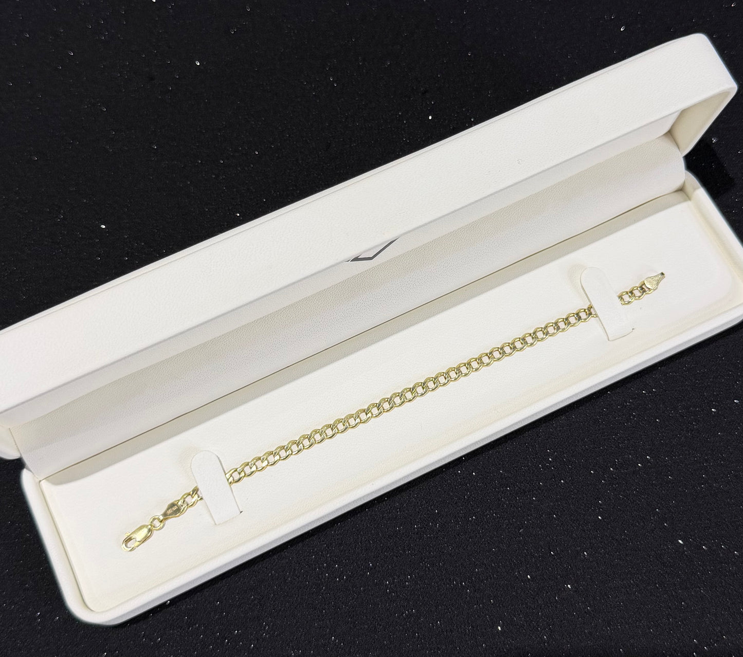 Pulso barbado 4.5 mm x 18 cm Oro 10k.