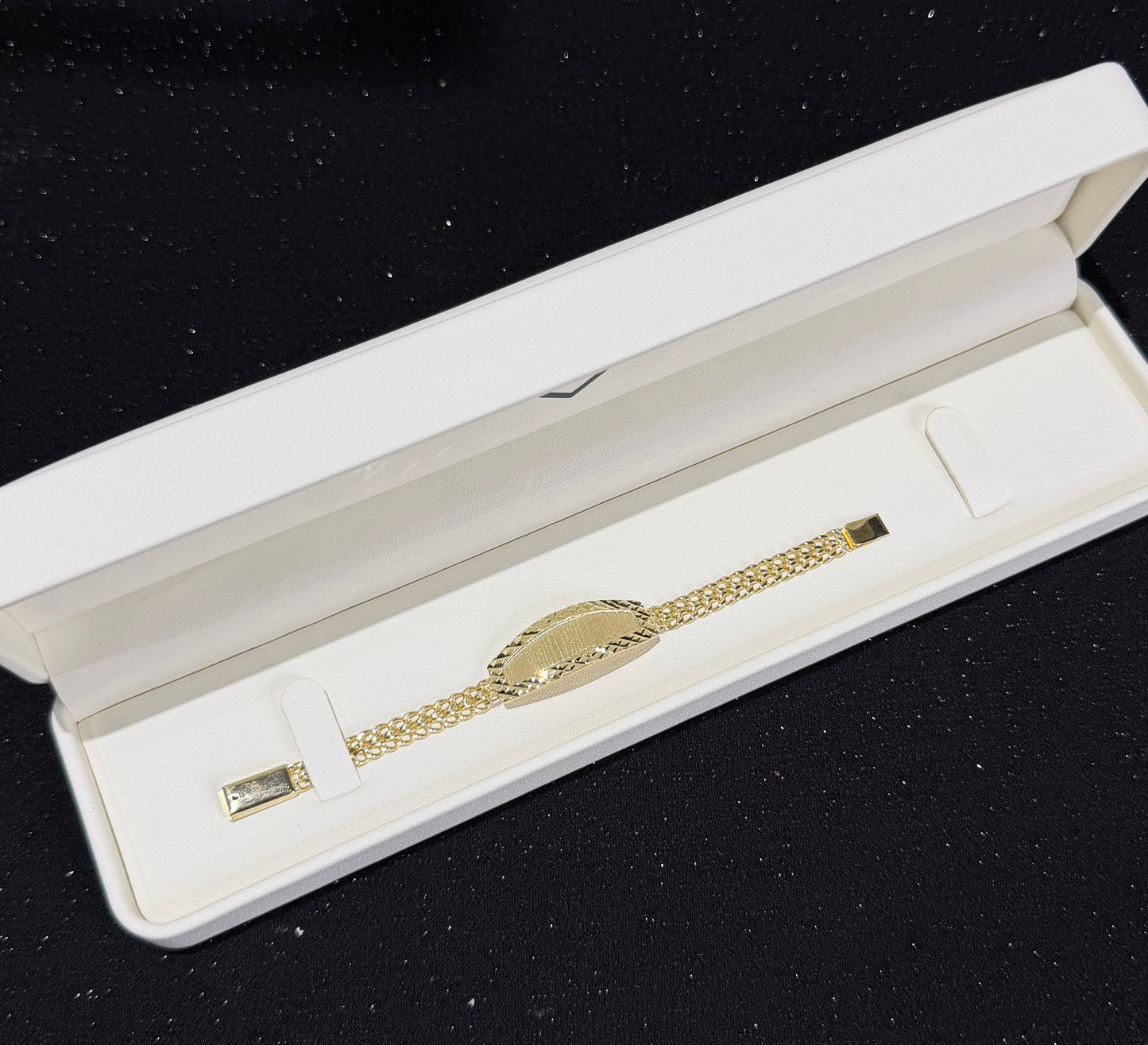 Esclava de petatillo con nombre 5.5 mm x 12 cm Oro 10k.