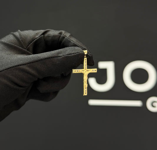 Dije cruz con Jesús Oro 10k.