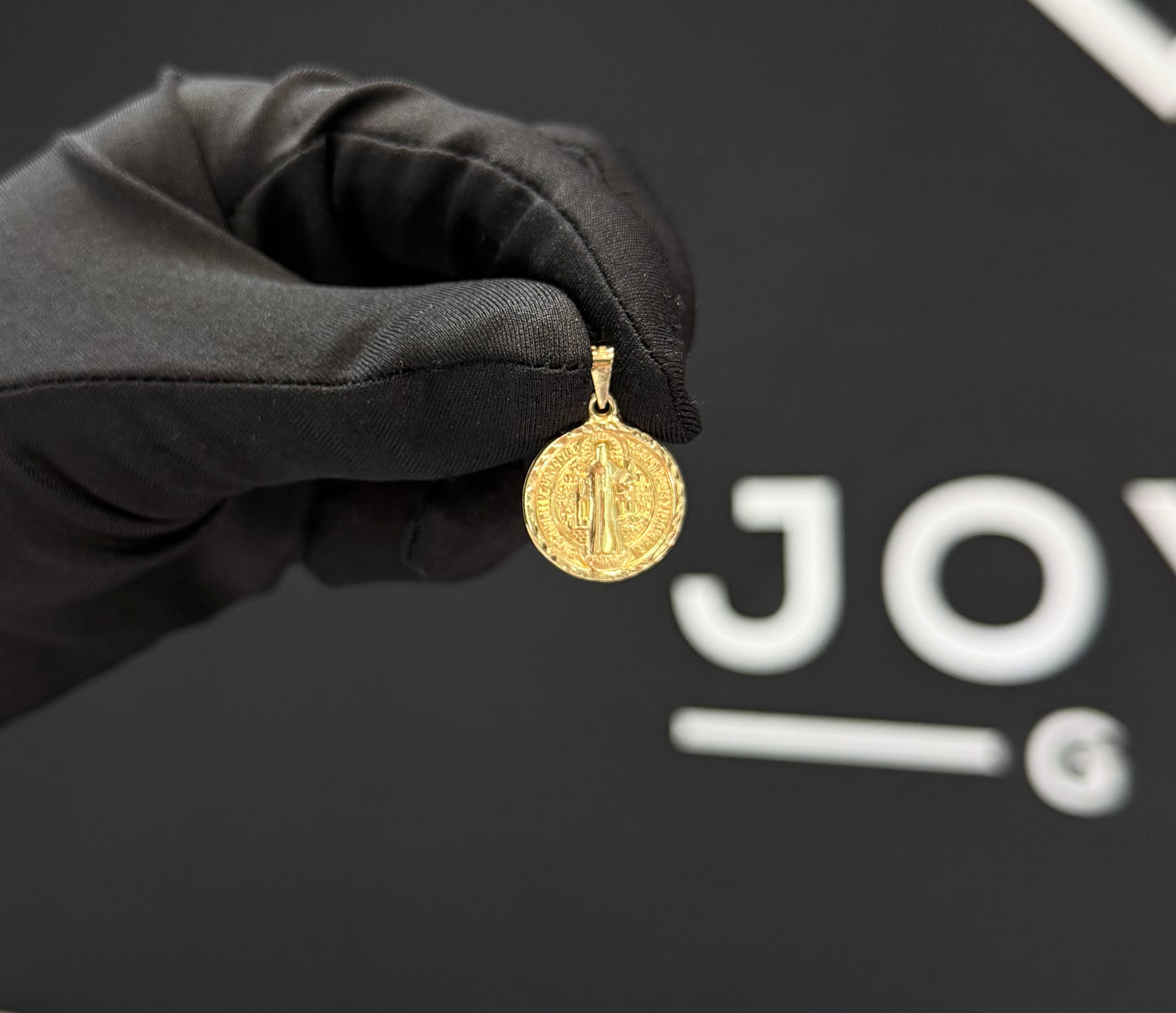 Dije Medalla San Benito Oro 10k.