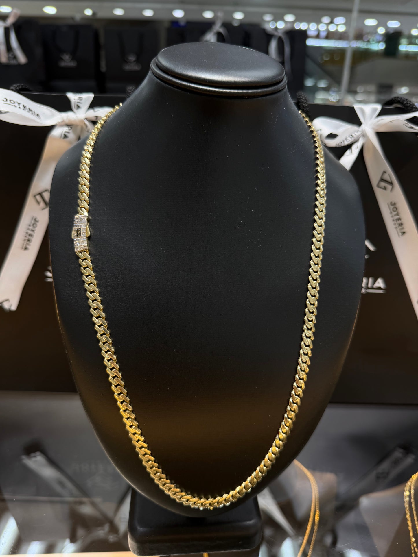 Cadena Monaco Chain 6.5mm x 65cm tejido Classic broche baguette Oro 10k.