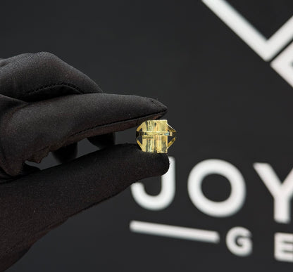 Anillo personalizado con inicial Oro 10k.