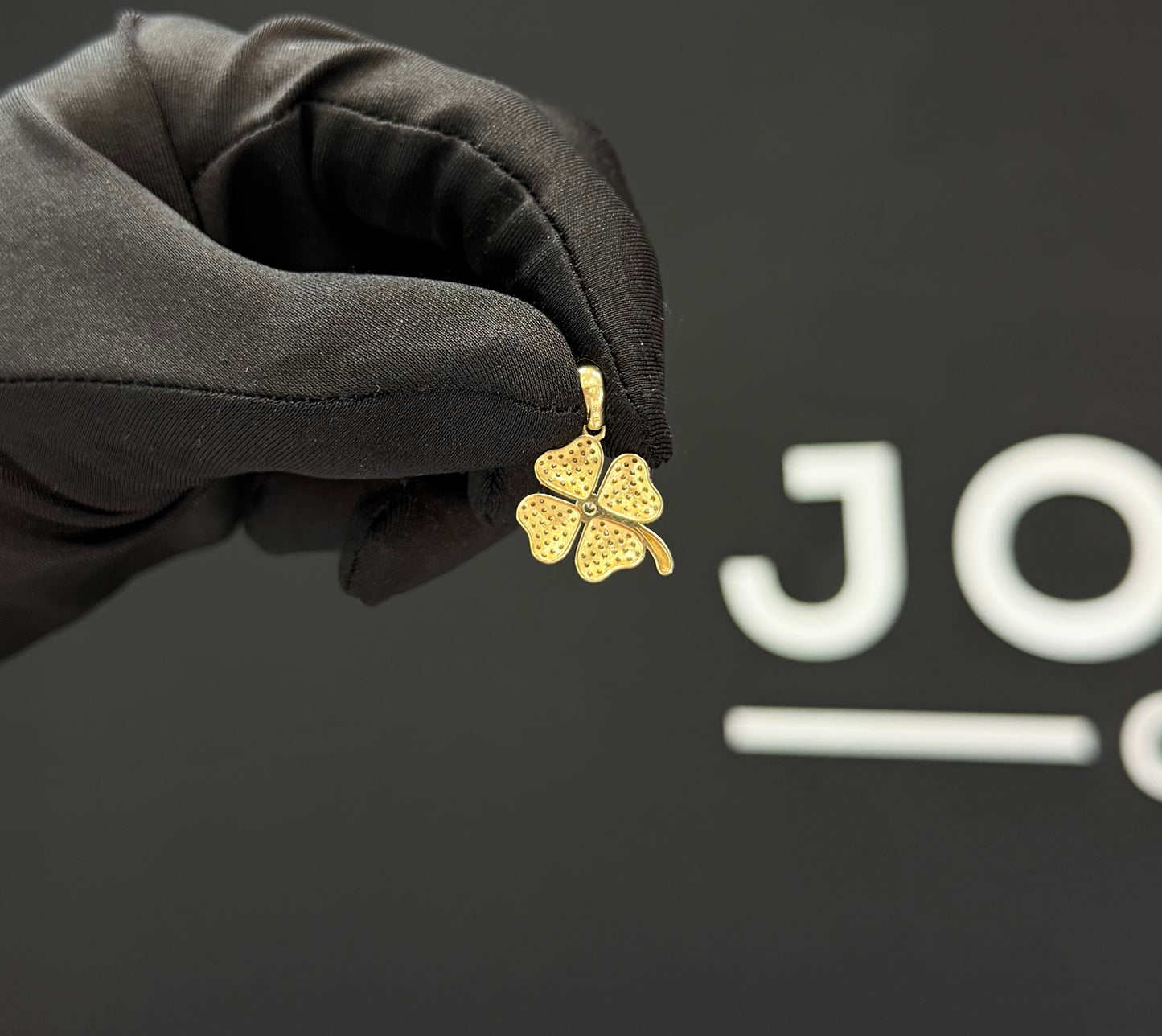 Dije trébol 4 hojas Oro 10k.