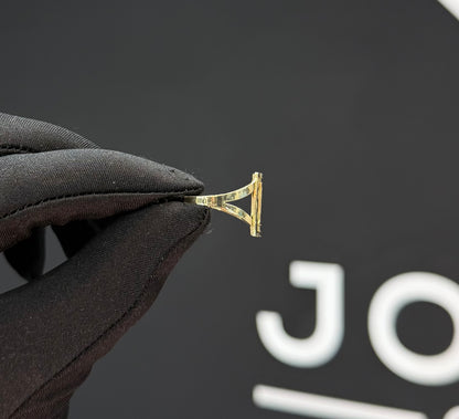 Anillo personalizado con inicial Oro 10k.