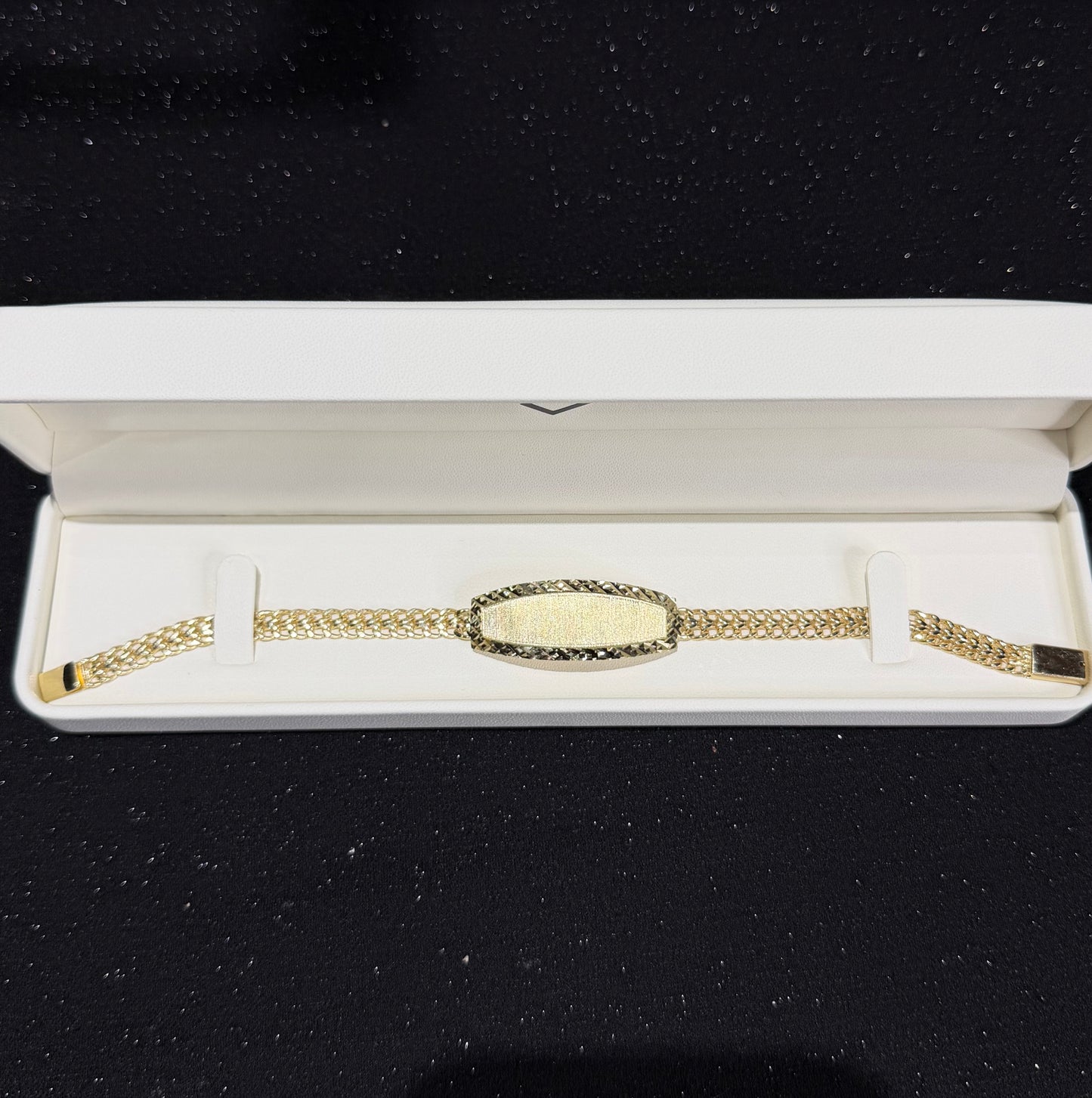 Esclava de petatillo con nombre 6.5 mm x 21 cm Oro 10k.